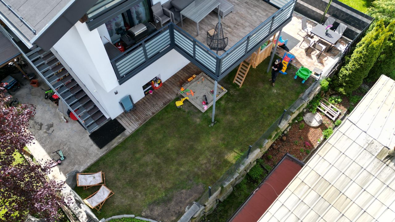 Garten mit Spielplatz Garten mit Spielplatz